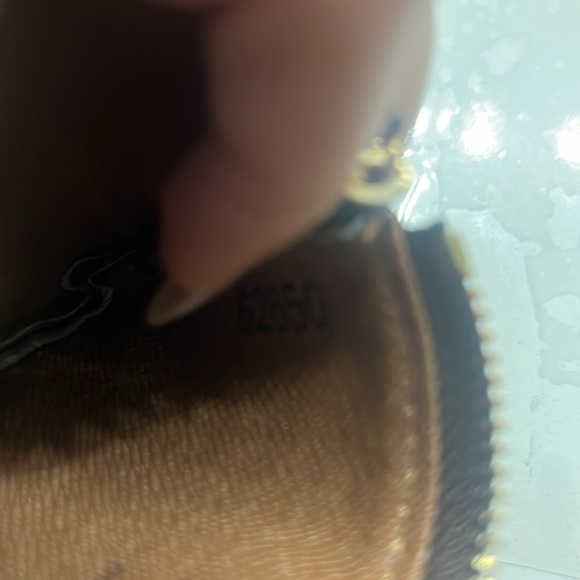 COPY - Used Louis Vuitton key pouch - Picture 3 of 3